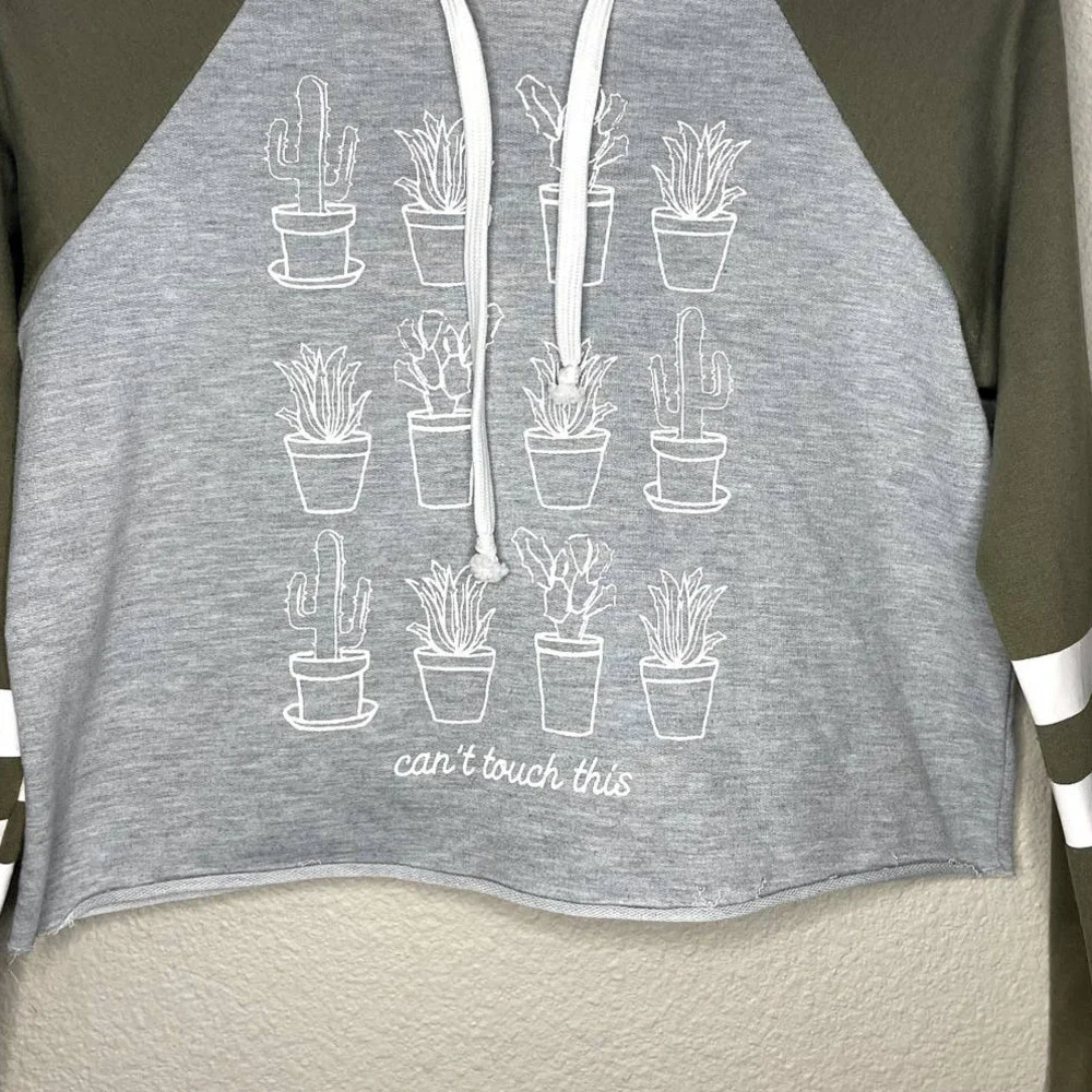 Hoodie‎ Sweater Womens Small Gray Green Cactus Graphic Cropped University Stripe